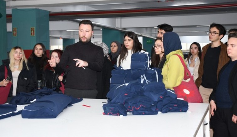 Yeşim Grup’tan TEV Bursiyerleriyle Anlamlı Buluşma