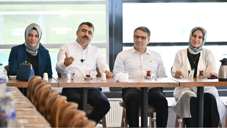 Yıldırım Belediye Başkanı Yılmaz üreten kadınları yalnız bırakmıyor