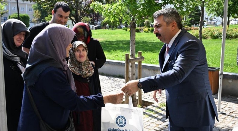 Yıldırım Belediyesi'nden vatandaşa 50 bin fide