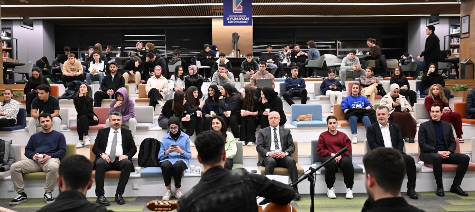 Yıldırım'da yılbaşı gecesi güzel buluşma; Başkan öğrencilerle...