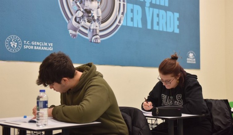 Yıldırım'dan gençlere TYT desteği