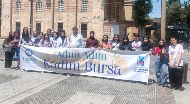 Yıldırımlı gençler tarihi yerinde keşfediyor