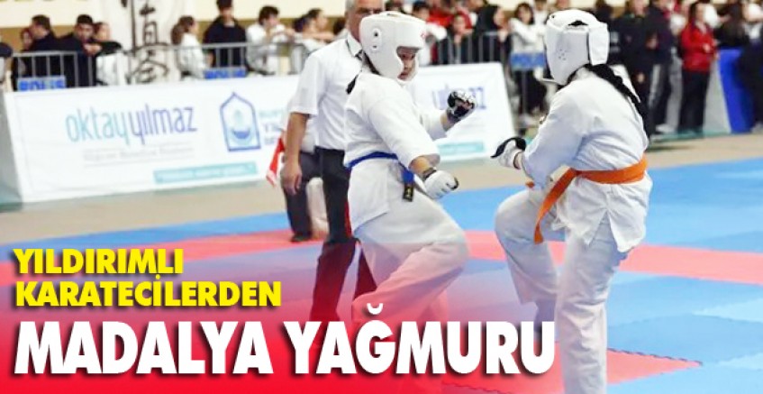 Yıldırımlı karatecilerden madalya yağmuru