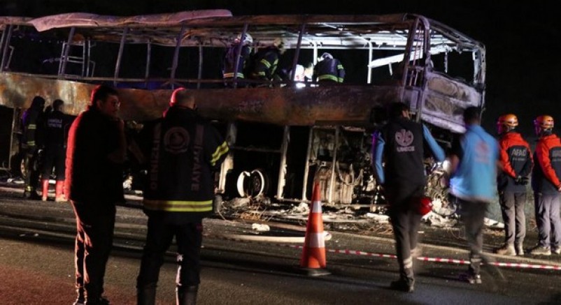 Yolcu otobüsü kazasında acı bilanço: 7 ölü, 1’i ağır 33 yaralı