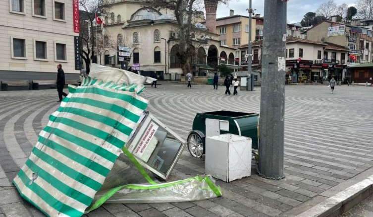 Yolda yürümekte güçlük çektiler