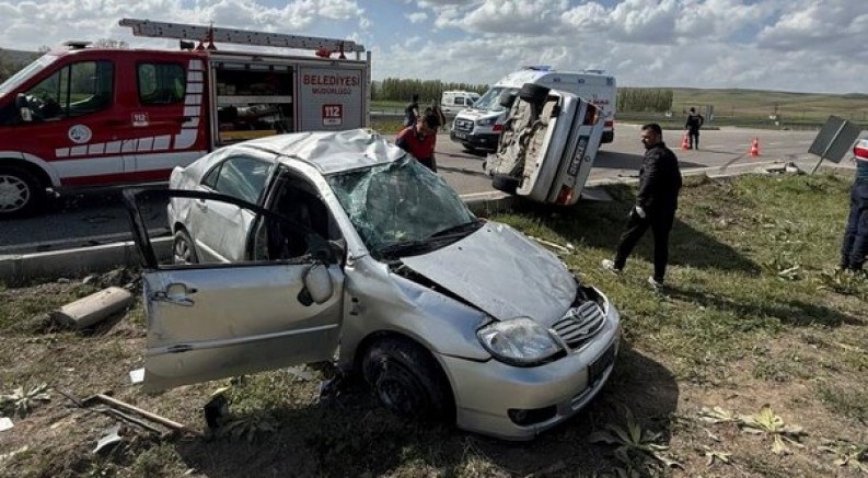Yozgat'ta iki otomobil çarpıştı: 1 ölü, 1 yaralı