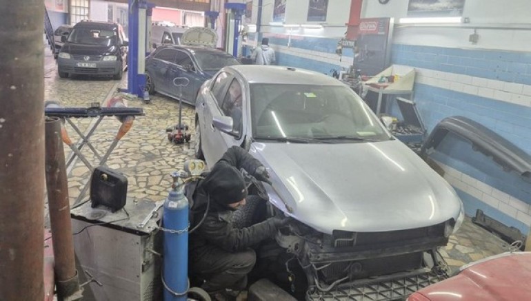 Yüzbinlerce araçta parça krizi