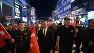 Erzurum’da 107. yıllık coşku fener alayı ile renklendi