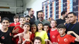 Yerlikaya, Türkiye Minikler Güreş Şampiyonası’nı takip etti