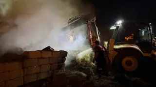 Iğdır’da 2 bin balya alevlere teslim oldu