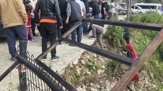 2 turist yamaçtan düşerek yaralandı