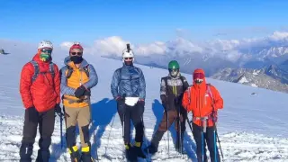 Kayseri dağcılar Elbruz Dağı zirvesinde