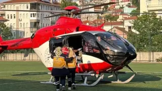 Üzerine kaynar su dökülen bebek için helikopter havalandı