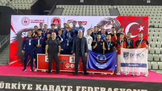 Büyükşehir sporcuları madalyaları topluyor