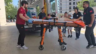 Otomobil motosikletle çarpıştı: 2’si çocuk 3 yaralı