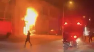 Bursa’da iş yeri alev alev yandı
