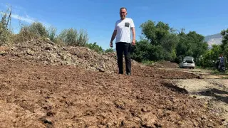 Bedava hayvansal gübreyle üretim yapıyor