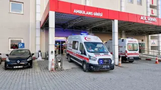 Elini yem karma makinesine kaptıran çiftçi yaralandı