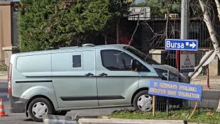 Mudanya’da zırhlı banka aracı elektrik direğine çarptı