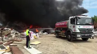 Geri dönüşüm tesisinde yangın paniği
