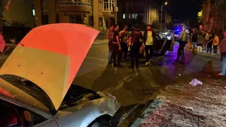 Kazada sürücülerden biri firar etti: 1’i çocuk, 2 yaralı