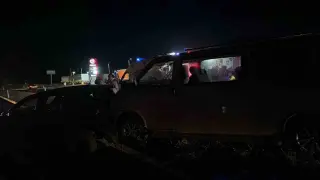 Kamyonet ile otomobil çarpıştı: 11 yaralı