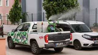 Büyükşehir sinekle mücadeleyi aralıksız sürdürüyor