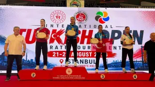 Karateci Naz Kayadere’den altın madalya