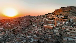 Mardin’in tarihi mekanları izleyenleri kendinden geçirdi
