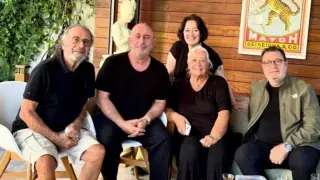 Kalp krizi geçiren Cem Yılmaz’dan mutlu aile fotoğrafı