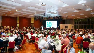 Bursalı kantinciler ve siyasetçiler yemekte toplandı