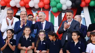 Öğrencilerin ilk ders heyecanına ortak oldu