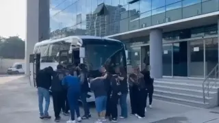 İnternette kadın kılığına girip evlilik vaadiyle kandırdılar, sonra tehdit ettiler