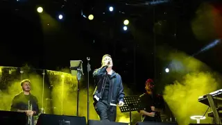 Oğuzhan Koç, sigara içen kişiye tepki gösterdi
