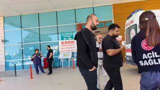 Kopan parmağını buz torbasıyla taşıdılar