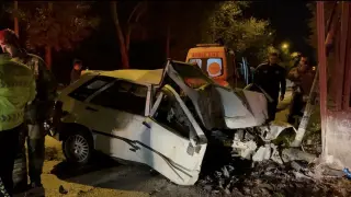 Kontrolden çıkan araç duvara çarptı