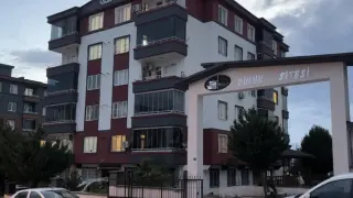 Anne, baba ve 5 yaşındaki çocukları 2. kattan atladı