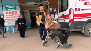 Elini testereye kaptıran 61 yaşındaki adam yaralandı