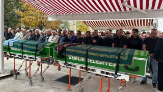 Gemlik’te cinayet kurbanı çift toprağa verildi