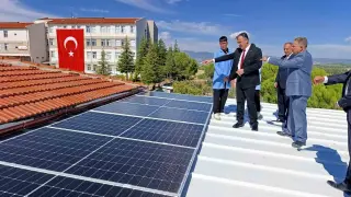 Gördes’in güneşi okula enerji vermeye başladı