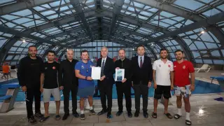 Başkan Taban Belediyespor'un yüzme sporcularıyla buluştu