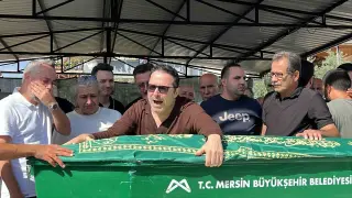 Atilla Taş’ın kızı gözyaşları arasında toprağa verildi