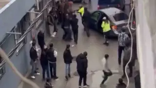 Bursa'da mahalleliler şüphelileri kaçırdı