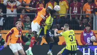 Derbide ilk yarı Osimhen: 2 - Fenerbahçe: 0