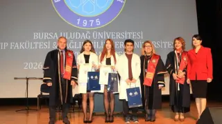 Hekim adayları beyaz önlüklerini giydi