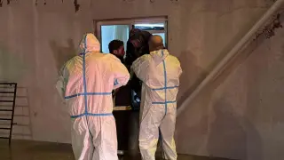 Kapıdan çıkamayan 2 yaşlı kadın pencereden kurtarıldı