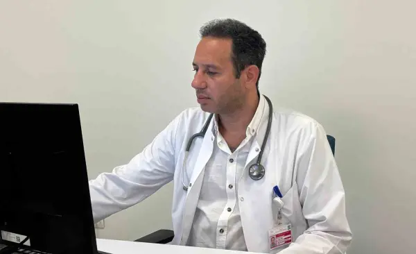 Çiçekli kıyafetler arı sokması riskini artıyor