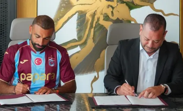 Salah Trabzonspor’a imzayı attı