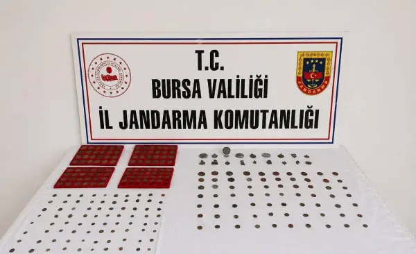 Tarihi eser kaçakçısı sert kayaya çarptı