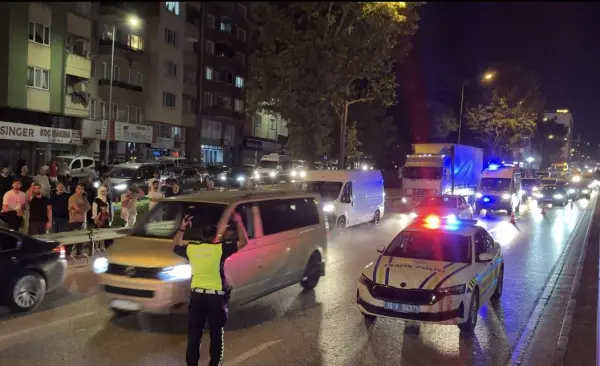 Ulaşım durdu, elektrik kesildi
